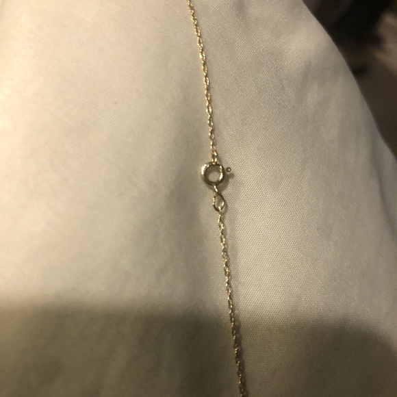 Gold tone filigree leaf pendant with 10k chain - Picture 5 of 5